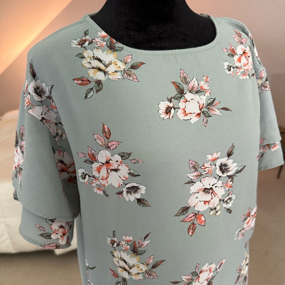 Green Floral Print Short Sleeve Blouse